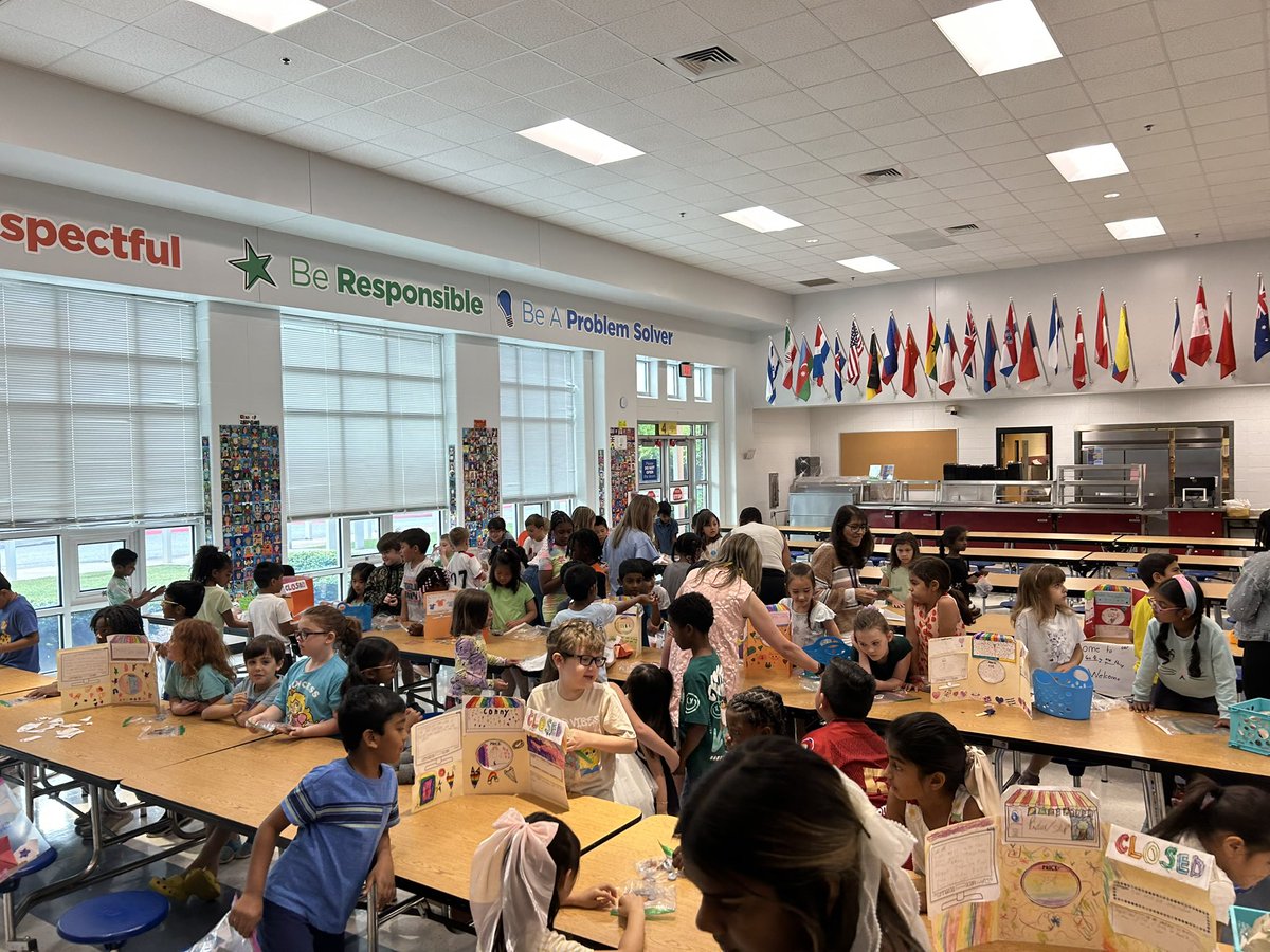 Lindsey Gould tweet media