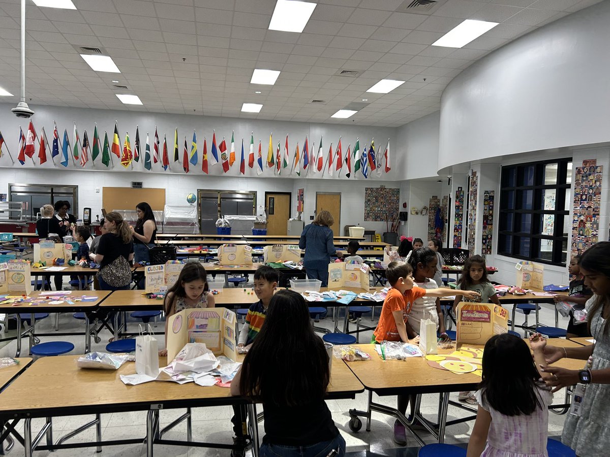 Lindsey Gould tweet media