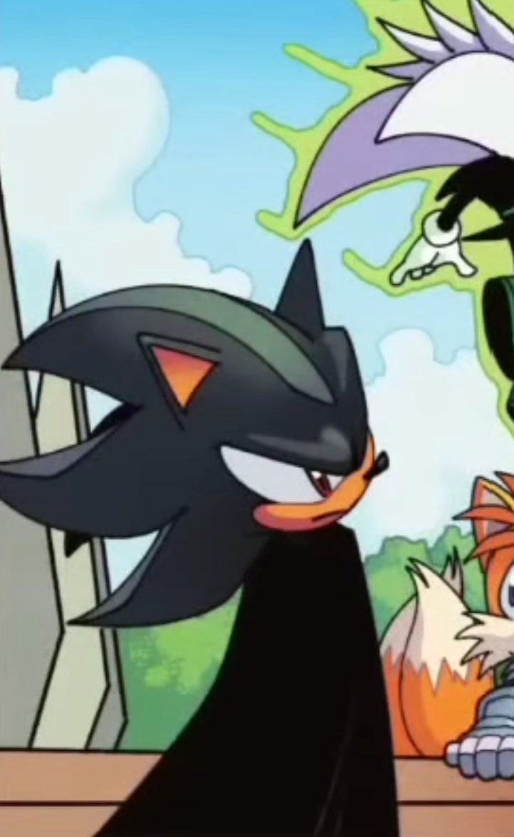 KUshadsthehedge's tweet photo. shadow covering himself with his cape like Batman does, HE’S SO CUTE https://t.co/STPMmOzAJq