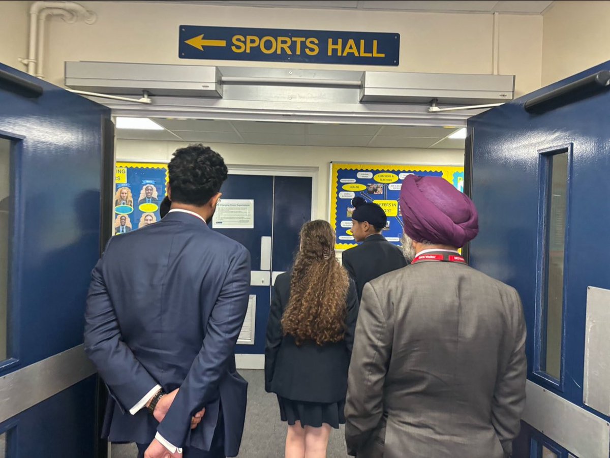 Sunny Brar (@sunnybraruk) on Twitter photo Fantastic visit to <a href="/SevenKingsSch/">Seven Kings School</a>! Brilliant to meet Politics students asking sharp, thoughtful questions about democracy, power, and how we can shape change through politics. #Redbridge #sevenkings #FutureLeaders Fantastic visit to <a href="/SevenKingsSch/">Seven Kings School</a>! Brilliant to meet Politics students asking sharp, thoughtful questions about democracy, power, and how we can shape change through politics. #Redbridge #sevenkings #FutureLeaders