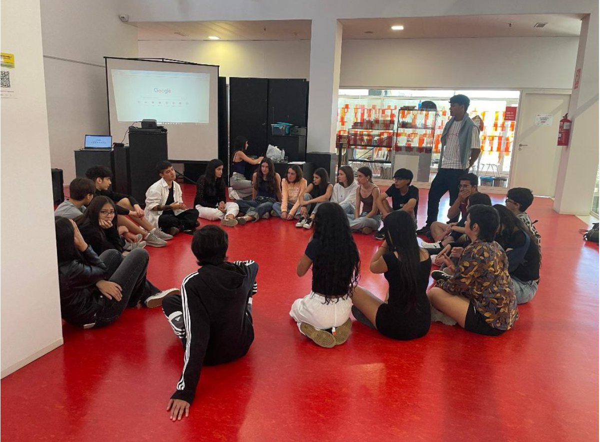 Durant tot el matí d'avui, alumnat de l'Estatut de #rubicity ha participat al Tercer Congrés de Joves per la Pau organitzat per <a href="/unipaustc/">Unipau</a> i l'<a href="/AjRubi/">Ajuntament de Rubí</a>. Al següent reportatge t'expliquem com han treballat conceptes relacionats amb la pau ⤵️⤵️ 
radiorubi.cat/news/id/radior…
