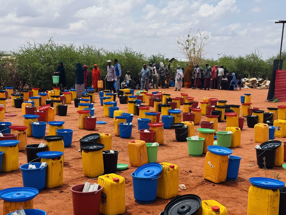 IOM Somalia (@iom_somalia) on Twitter photo Thousands displaced due to recent conflicts now face dire conditions in overcrowded settlements in Somalia's Ceyn Region.
IOM distributed hygiene kits—soap, jerrycans and buckets—to over 8,000 people to improve sanitation and prevent disease outbreaks.
Supported by <a href="/eu_echo/">EU Civil Protection & Humanitarian Aid 🇪🇺</a>. Thousands displaced due to recent conflicts now face dire conditions in overcrowded settlements in Somalia's Ceyn Region.
IOM distributed hygiene kits—soap, jerrycans and buckets—to over 8,000 people to improve sanitation and prevent disease outbreaks.
Supported by <a href="/eu_echo/">EU Civil Protection & Humanitarian Aid 🇪🇺</a>.