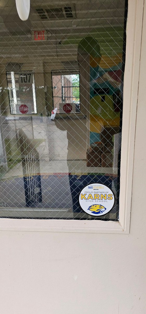 MrJasonCHarris's tweet photo. One Karns. We added some important door information @Karns_PreK.
#beaverpride
@Byingtonprek
@KnoxSchools
@KCSSuper
@kcsECErocks https://t.co/Nqy3HHh16S