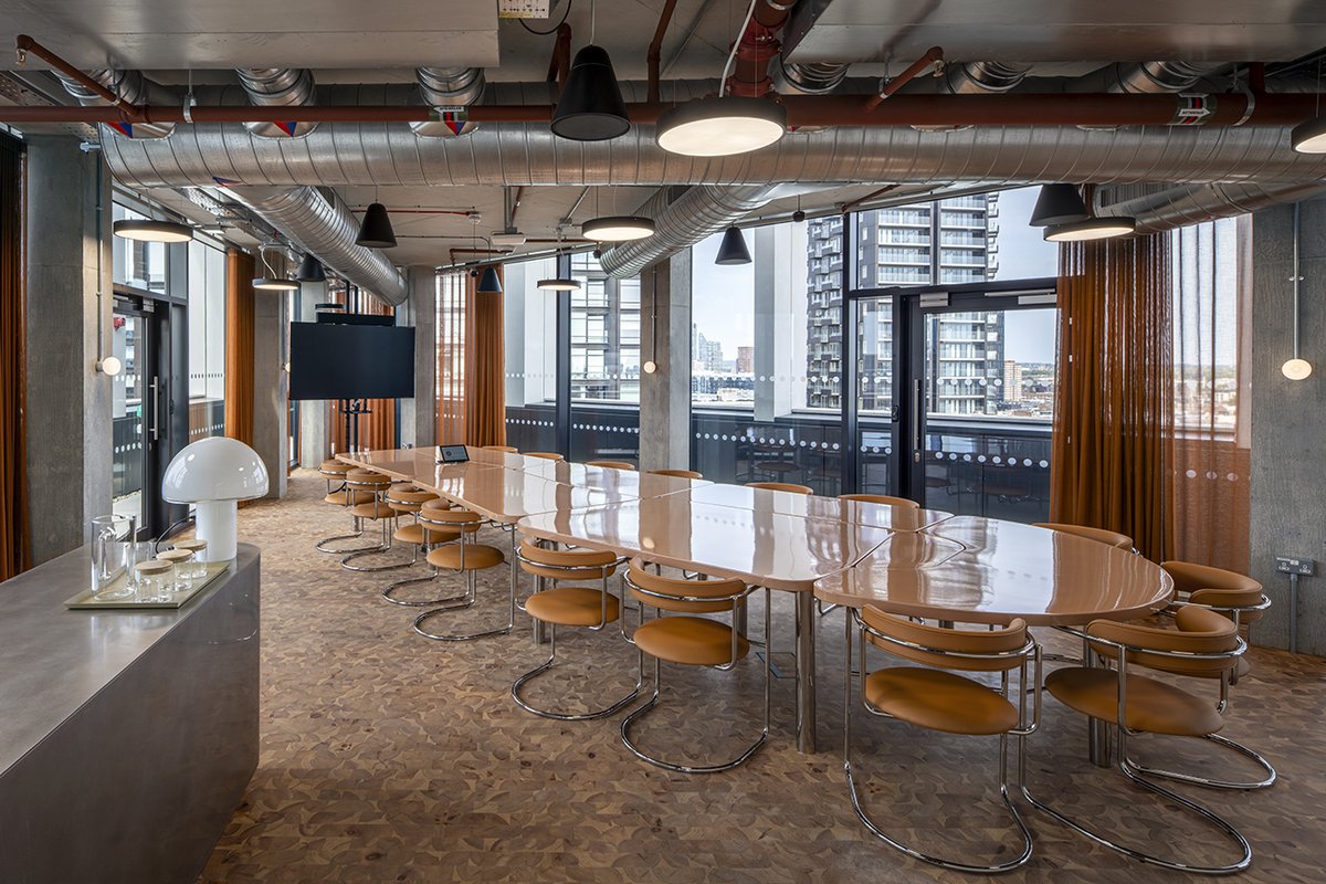 The Nicholls &amp; Clarke site rises from the silhouette of a Victorian warehouse &amp; blends unique historic character with exciting new design. I was commissioned to #photograph the #architecture &amp; #interiordesign. For more info &amp; #photos –
jonathanbanks.co.uk/news/norton-fo…
#architect #design