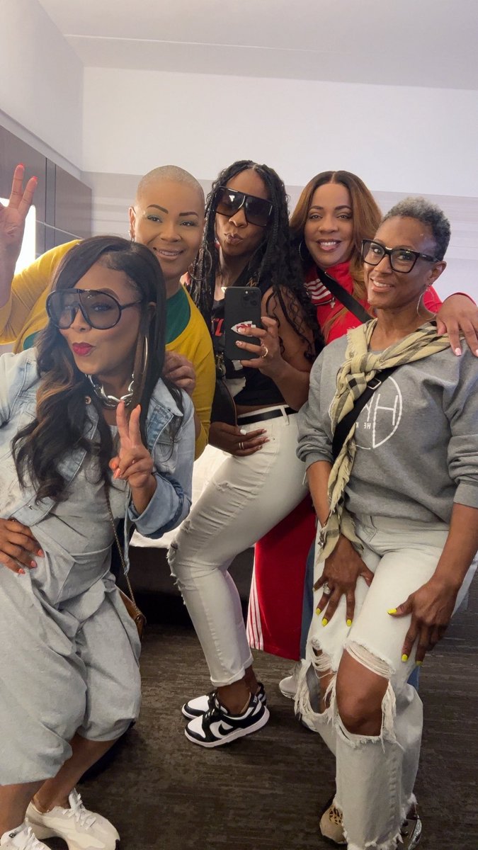 smiley_003's tweet photo. When I say we had sooooooooo much FUN in NY❤️🔥!!!! Great memories made🤣!!! https://t.co/M111xbo0Ql