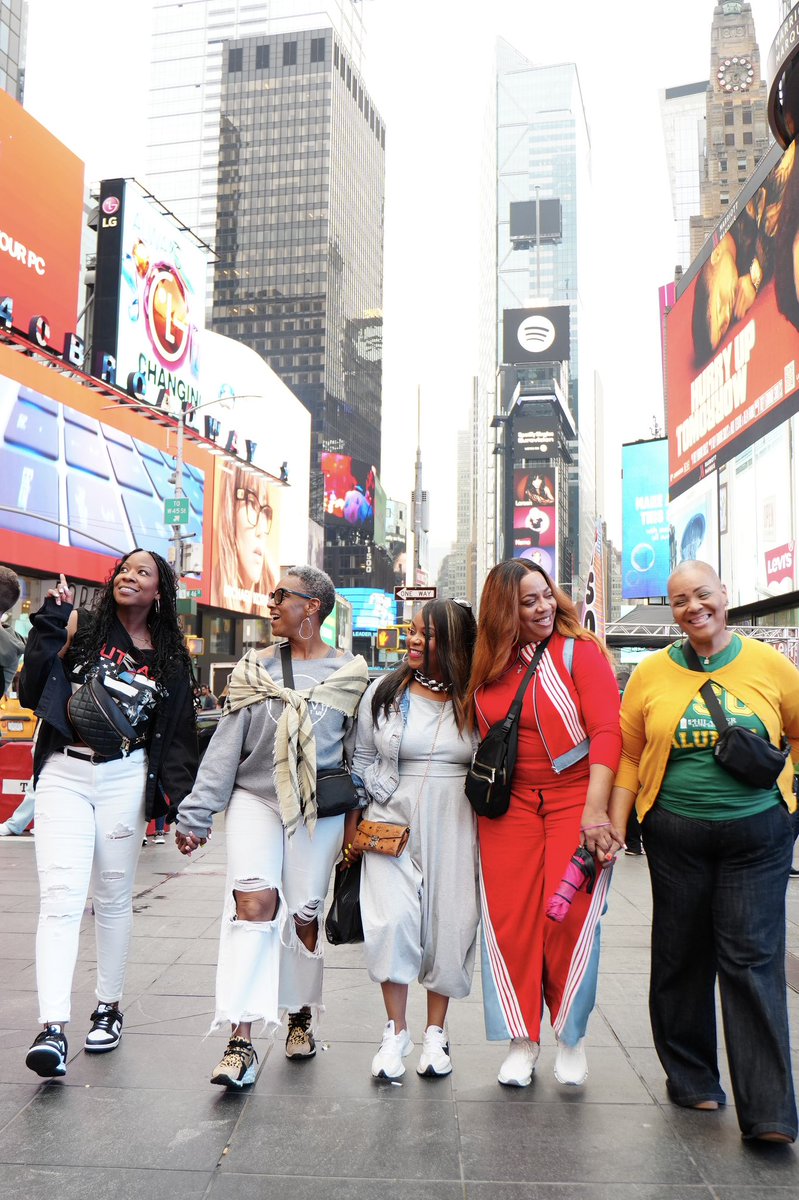smiley_003's tweet photo. When I say we had sooooooooo much FUN in NY❤️🔥!!!! Great memories made🤣!!! https://t.co/M111xbo0Ql