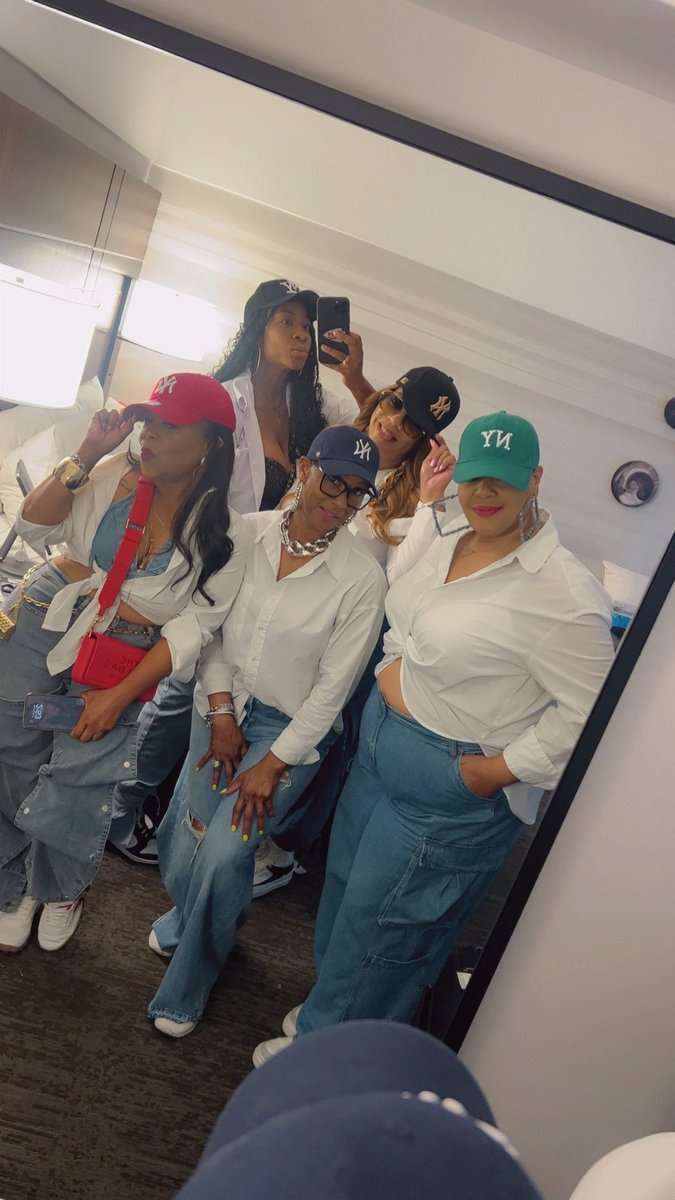 smiley_003's tweet photo. When I say we had sooooooooo much FUN in NY❤️🔥!!!! Great memories made🤣!!! https://t.co/M111xbo0Ql