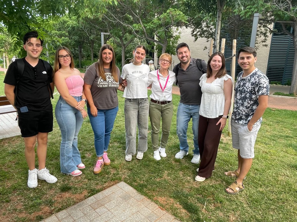 Orgullosa y agradecida es poco para expresar lo que me ha hecho sentir el alumnado de Máster (mención de Música) de la Universitat Jaume I. Enhorabuena por mostrar y demostrar el compromiso, la ética, la implicación y el amor por la educación. Sin duda, hay esperanza en la educ…