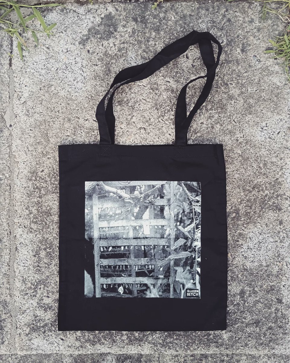 queenbitchmusic's tweet photo. Announcing the very first Queen Bitch merch! These totes feature the cover image for the upcoming track 'A Popular Song' which will be out next Thursday 29th of May!

Totes are €12 - pick one up at a gig or DM on socials/email queenb7tch@gmail.com to purchase (p&amp;p additional) 🤘 https://t.co/1QP1jySDY2