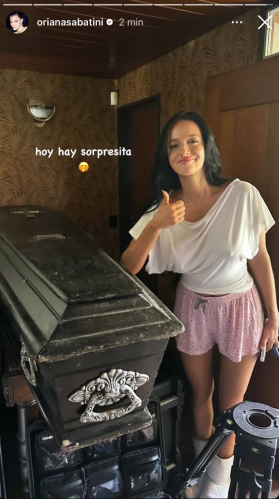 detoxoriana's tweet photo. *oriana a los 2 minutos si esta trola reventada insinuara algo* https://t.co/02jdh5vUQT