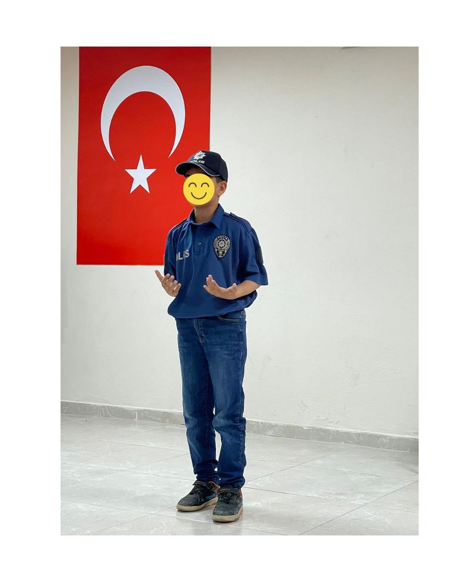 Psk. Danışmanımız Veli YILMAZ öğrencilerimizle drama yoluyla meslek tanıtımı yaptı. 20 den fazla meslek canlandırılarak öğrencilere yeteneklerini sergileme ve öğrenme fırsatı yaratıldı
<a href="/tcmeb/">Millî Eğitim Bakanlığı</a> 
<a href="/Yusuf__Tekin/">Yusuf Tekin</a> 
<a href="/valiatillatoros/">Atilla Toros</a>
<a href="/fazilet_durmus/">Fazilet Öğretmen 🇹🇷</a> 
<a href="/Sogukpinar023/">Mehmet Soğukpınar</a>
<a href="/kaanaydemir_33/">Kaan AYDEMİR</a>