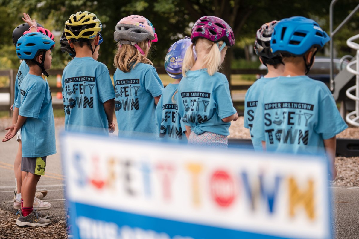 Spots are still open for #SafetyTown! 🚸 🚔 This fun &amp; educational summer program in #UpperArlington teaches kids entering kindergarten &amp; first grade how to handle emergencies &amp; stay safe. 🚦🚒  Learn more &amp; register online at 🔗 parks.uaoh.net