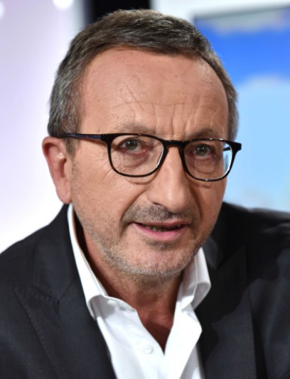Mediasinfos's tweet photo. Demain (Jeudi), c'est #JacquesExpert qui sera l'invité de @ruquierofficiel à 17H40 sur #RTL dans #LesGrossesTêtes. Dès 15H30, l'animateur sera entouré de #GérardJugnot #SébastienThoen @Tof_Beaugrand @gael_tchakaloff #ValérieMairesse #RoselyneBachelot. https://t.co/QRQdZYG7ek https://t.co/CYoa8UYRVW
