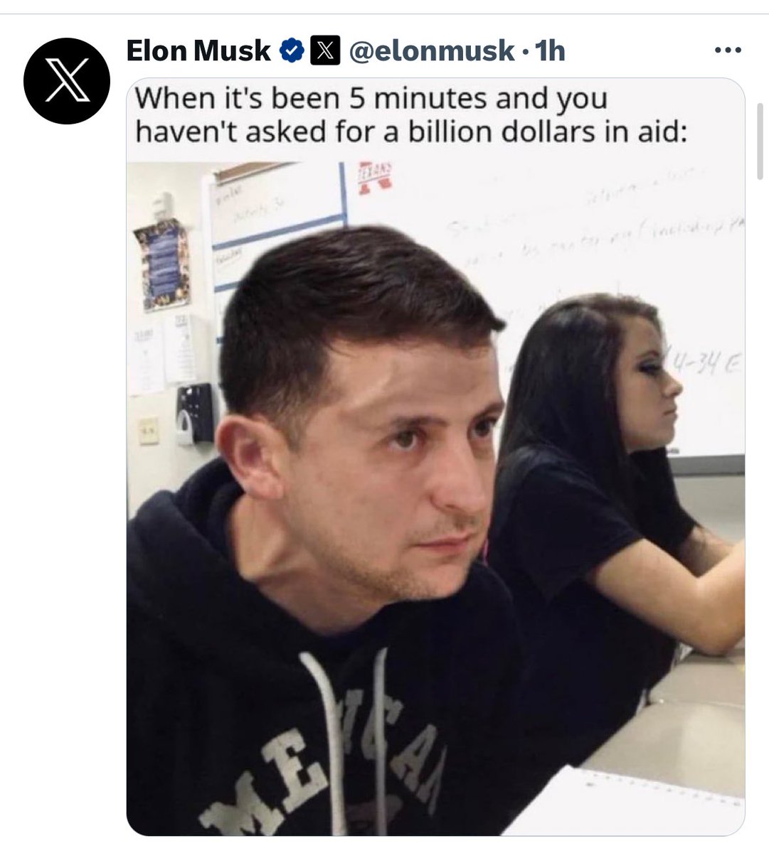 Przypominam, że dokładnie rok temu skończyła się kadencja prezydenta Ukrainy Wolodymira Zełenskiego - a mimo to ten uzurpator nadal udaje Głowę Pańtwa.

Konstytucja Ukrainy nie przewiduje żadnej możliwości przedłużenia kadencji prezydenta - zastępuje go w sytuacjach awaryjnych