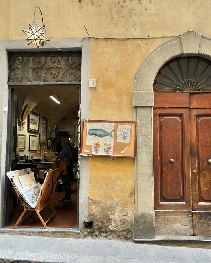 MozartCultures's tweet image. florence streets