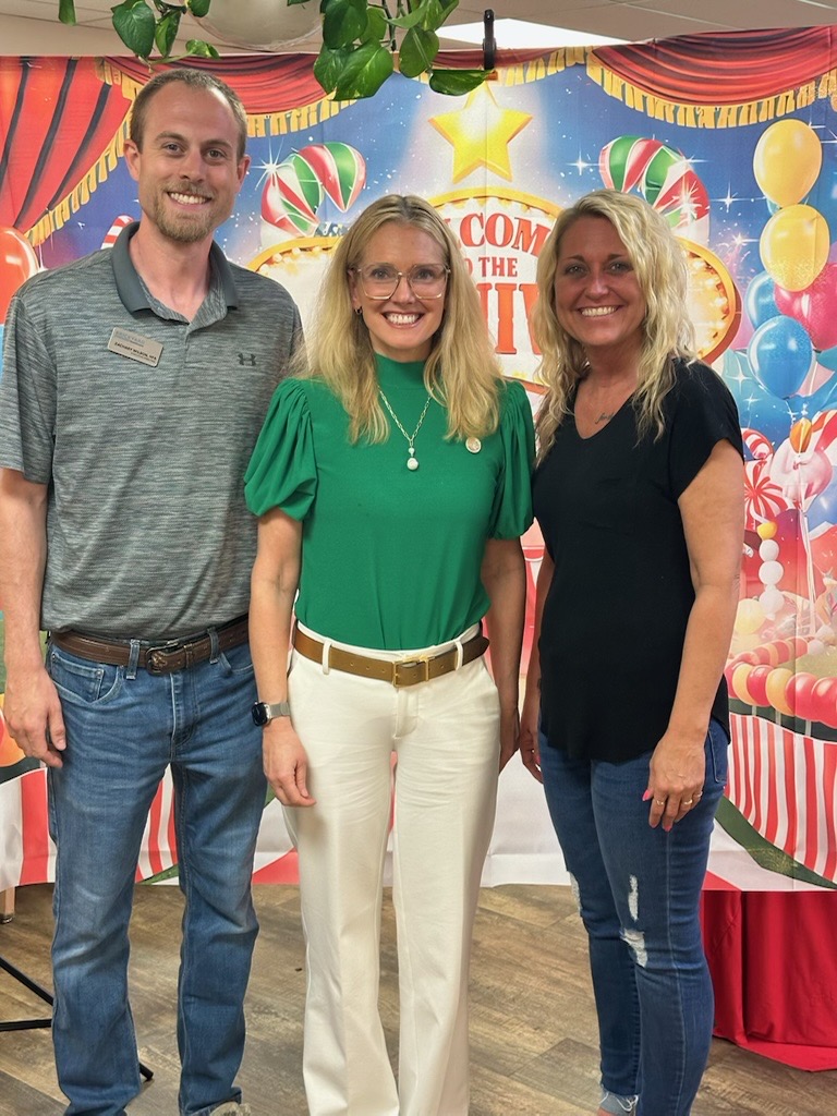 SenatorYoder's tweet image. Before the storms hit, I visited Brickyard Healthcare in Bloomington for Carnival Day—balloons, games, and lots of joy. Grateful for the chance to connect with residents and staff who make compassion a part of daily life. Thank you for all you do!