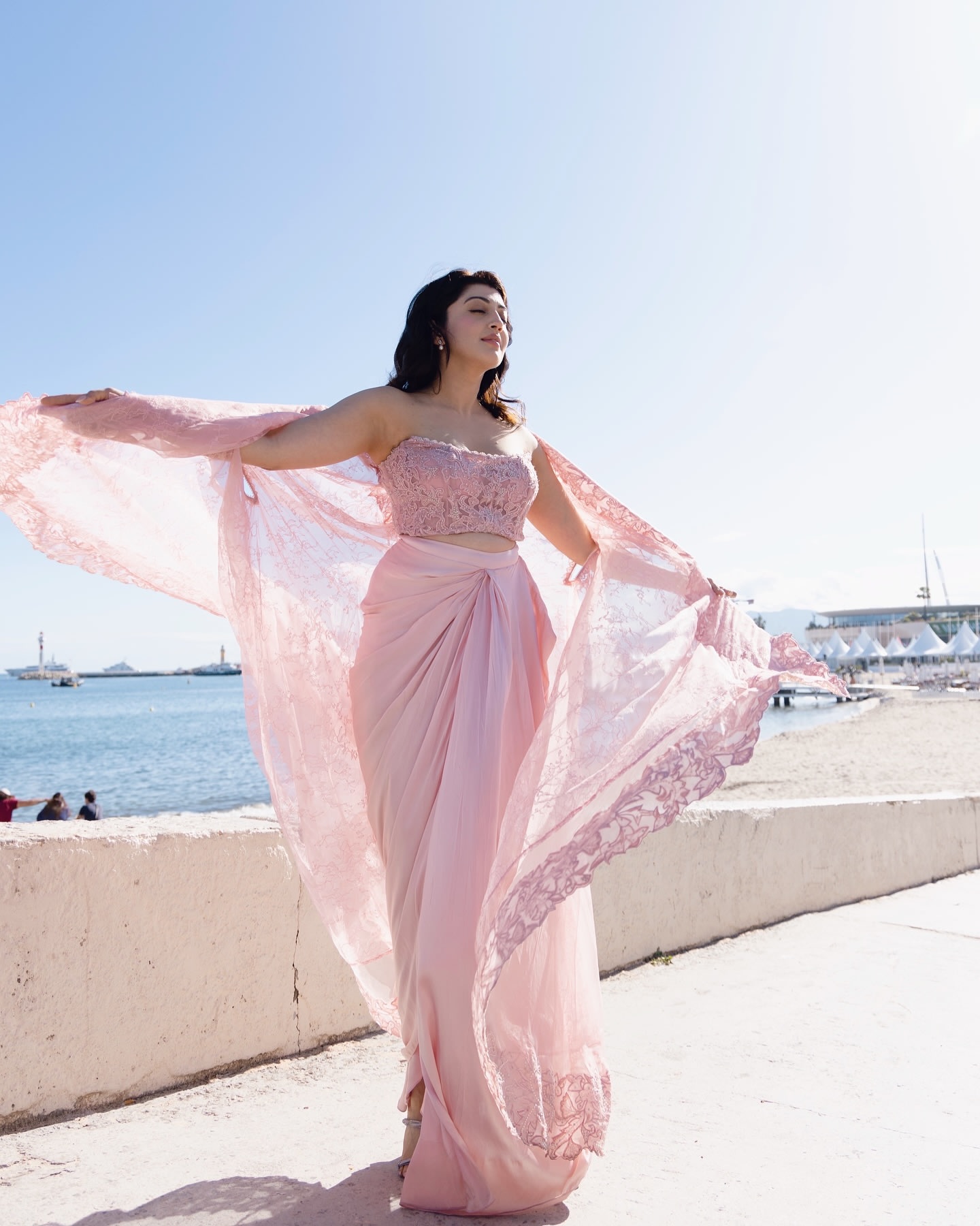 GreZ-bNaoAEfM-U?format=jpg&name=large