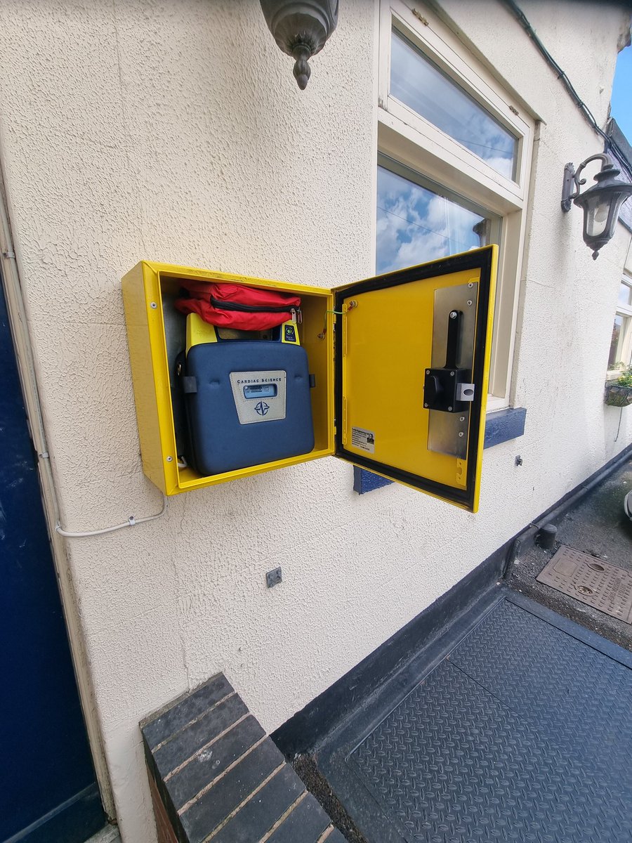 HenleyStatic's tweet image. Over the past week, our community has seen two critical calls for defibrillators—one at The Swan and another at Coombswood Sports and Social Club—highlighting just how vital these devices are in saving lives. The recent call at Coombswood was successfully responded to, as local…