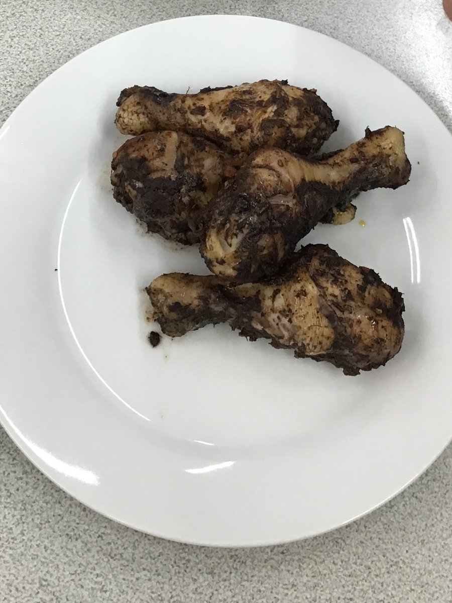 Our Year 1 children had a fantastic time making jerk chicken in DT! They explored new flavours, followed a recipe step by step, and loved tasting their delicious creation. A wonderful blend of cooking and Caribbean culture! 🍗