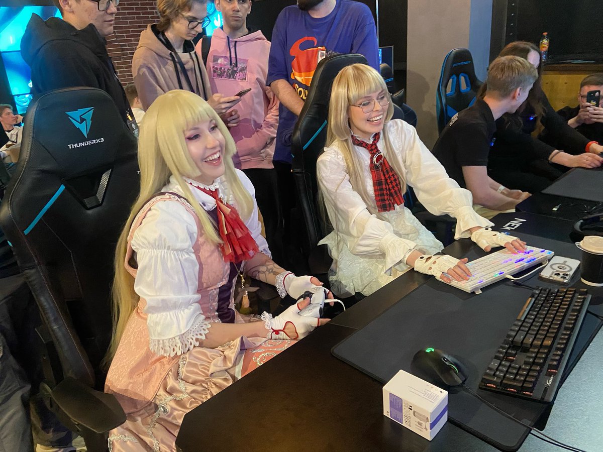 ariururu's tweet photo. Одна Лили хорошо. А две Лили - лучше! https://t.co/1Z3IrVUnlg