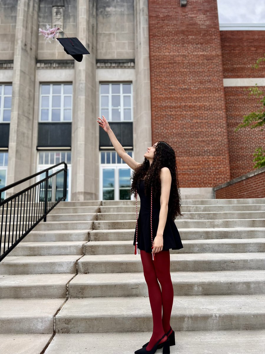 n0limitang1's tweet photo. Officially graduated college💐🎓 Come join!! Time to celebrate with Kay and I and join us with my community 🤍! https://t.co/mtxk2IBy8K