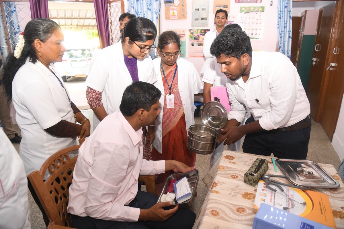 CollectorTuty's tweet photo. "உங்களைத் தேடி உங்கள் ஊரில்" திட்டத்தின் கீழ் தூத்துக்குடி மாவட்டம் ஓட்டப்பிடாரம் வட்டம் பசுவந்தனை அரசு ஆரம்ப சுகாதார நிலையம்    இன்று (21.05.2025) நேரில் பார்வையிடப்பட்டு அங்கு உள் நோயாளிகள் மற்றும் புற நோயாளிகளுக்கு வழங்கப்பட்டு வரும் மருத்துவ https://t.co/uoU9xwdvVl