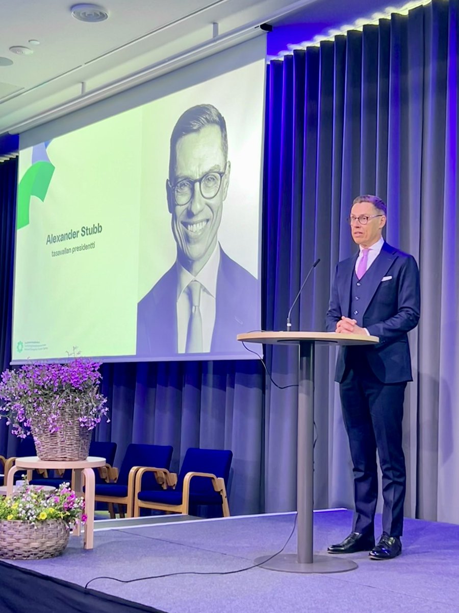 Jaakko Pekki (@jaakkopekki) on Twitter photo Tasavallan presidentti <a href="/alexstubb/">Alexander Stubb</a> kertoi olevansa hyvin perillä Suomen #huoltovarmuus asioista ja sen olevan #yhdessä vahvaksi rakennettu. Hän nukkuu siksi yönsä hyvin. Tänään <a href="/HVK_uutiset/">Huoltovarmuuskeskus (HVK)</a> Kohti iskunkestävää Suomea seminaarissa keskustelimme missä meidän oltava vieläkin parempia Tasavallan presidentti <a href="/alexstubb/">Alexander Stubb</a> kertoi olevansa hyvin perillä Suomen #huoltovarmuus asioista ja sen olevan #yhdessä vahvaksi rakennettu. Hän nukkuu siksi yönsä hyvin. Tänään <a href="/HVK_uutiset/">Huoltovarmuuskeskus (HVK)</a> Kohti iskunkestävää Suomea seminaarissa keskustelimme missä meidän oltava vieläkin parempia