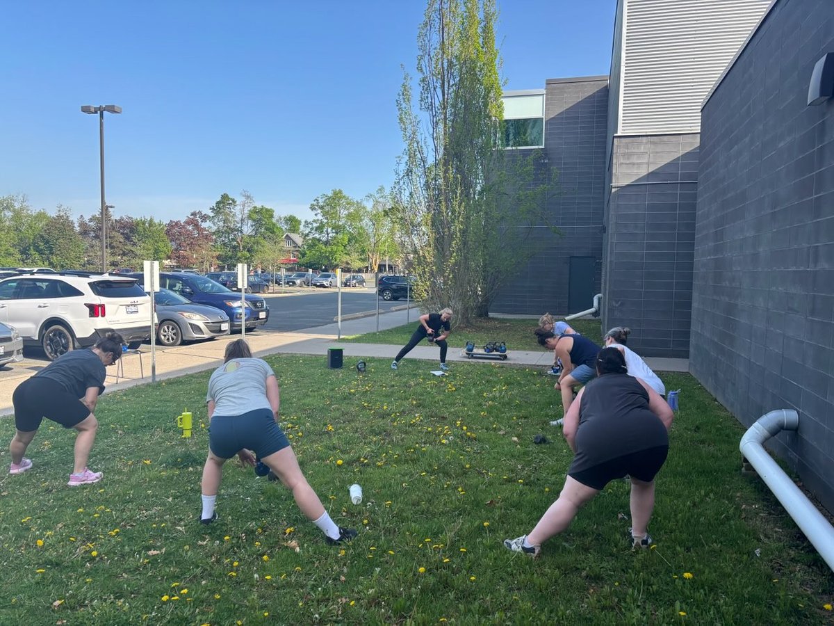 Outdoor classes weather permitting...Yes please! Sign up now for our 4 week Women and weights class on Thursdays at 5:15 starting June 5. #wegetoutside #strengthtraining #ptbo