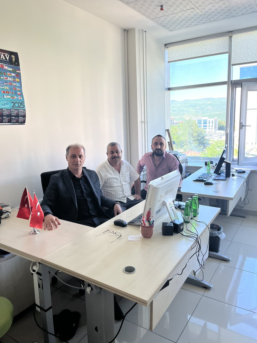 Kıymetli ağabeyim Niyazi Yıldırım’ı ziyaret ettik.
Ülkücü duruşu, dava bilinci ve teşkilatımıza dair derin sohbetleri bizlere moral ve motivasyon kaynağı olmuştur.
Nazik misafirperverliği ve samimi ev sahipliği için kendilerine teşekkür ediyorum.

Rabbim yolunu açık, davasını