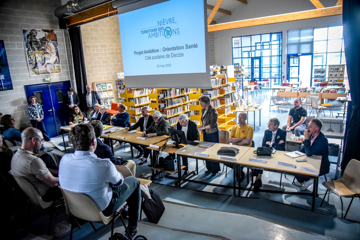 fabien_bazin's tweet image. #Decize à La cité scolaire Maurice Genevoix pour le projet "Ambition : orientation santé"
#Initiative essentielle, s'inscrivant en amont des bourses d'études financées par le Conseil départemental: le #développement de l'accès aux études de santé pour les jeunes Nivernais!