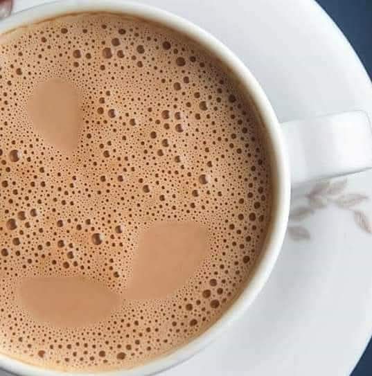 चाय में चीनी की जगह, तजुर्बा मिलाएंगे हम

आजा ऐ जिंदगी, तुझे कड़क चाय पिलाएंगे हम ☕

#रेनु_कौशिक
#InternationalTeaDay