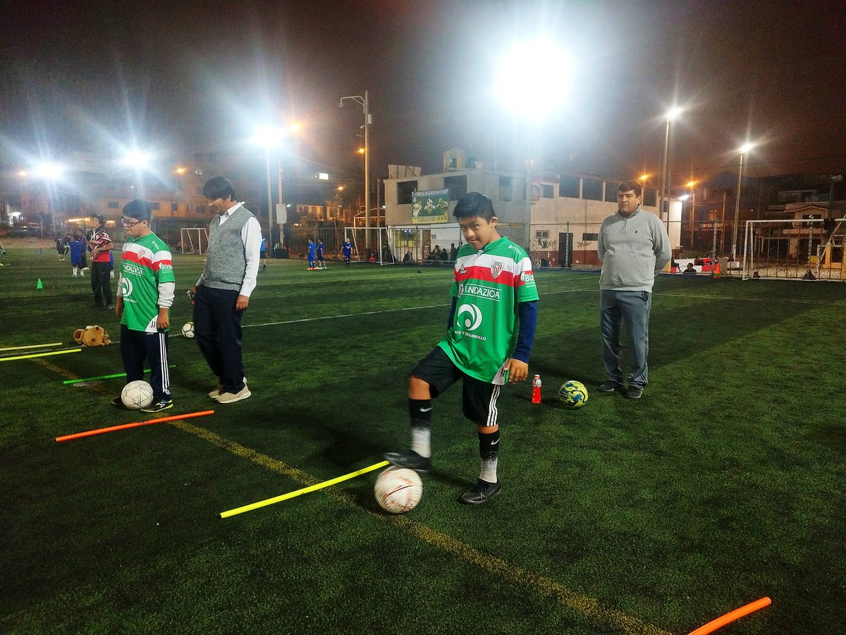 AthleticVillaFC's tweet photo. Athletic Villa Genuines!!💪⚽🔥
Nuestros cachorros del Programa Genuines, continuaron con sus entrenamientos con el apoyo de sus padres, bajo las órdenes de la Prof Naomi.
#SomosAthleticVilla
#SomosFamilia
#FormandoPersonas https://t.co/H2Ec0SqeAL