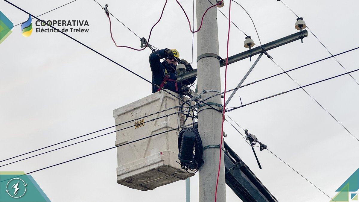 ⚠ Trabajos en corte imprevisto de energía
👉 Nuestro equipo de Energía está realizando una reparación de linea de media tensión en la Rotonda 5 de Octubre.

#Servicios #Equipo #Energía