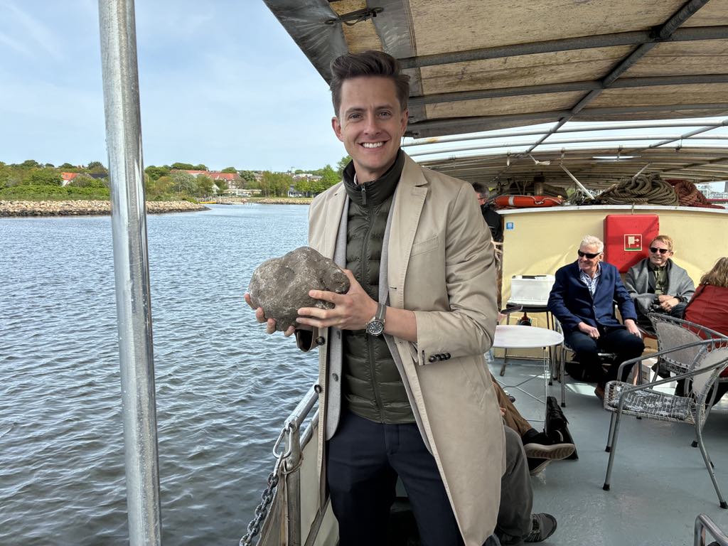 KIMOint's tweet image. Our International Board recently held a productive meeting in Aalborg, Denmark.
Read the full story here (and find out why our board members were seen holding rocks on a boat!) 👇
kimointernational.org/news/new-chapt…
