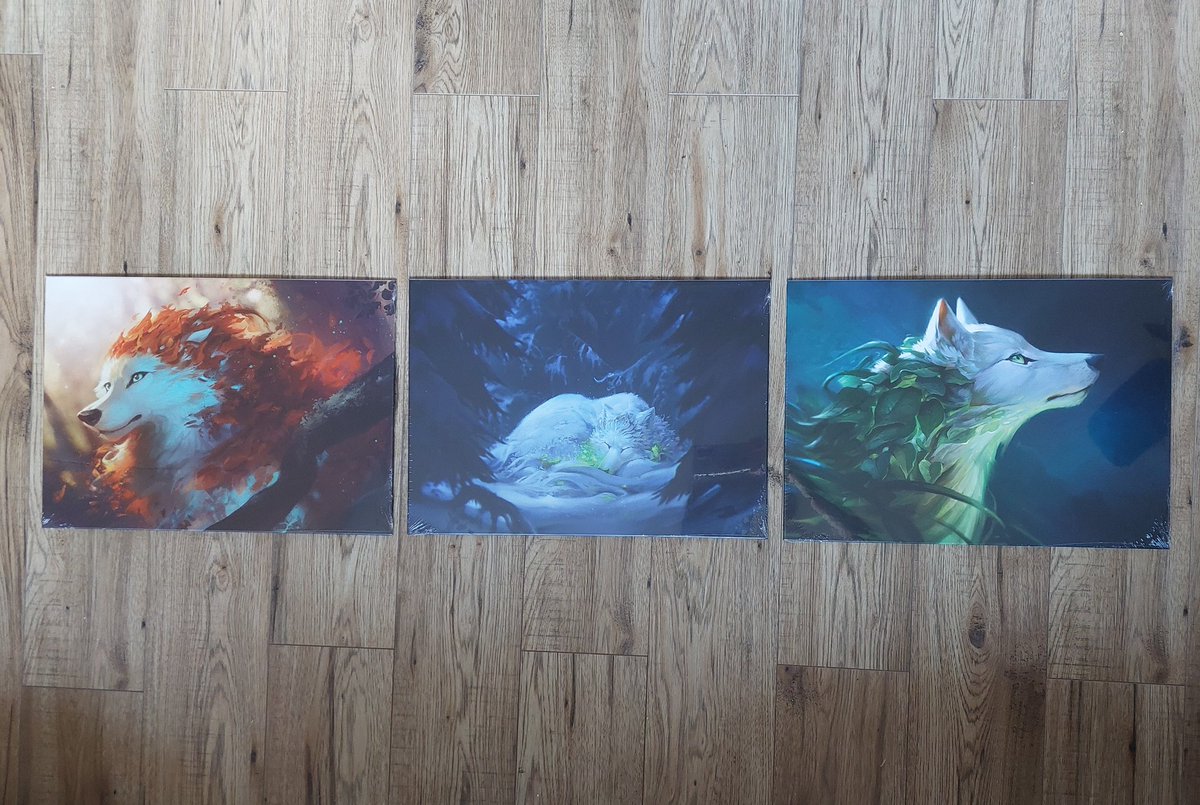 Just got the beautiful displates from <a href="/AlectorFencer/">Alector 🌱</a> 
Ended up buying 3 of them because they make a nice composition haha. Now I only need to get the wall ready...

Go support her so we can see next chapter of Myre :D