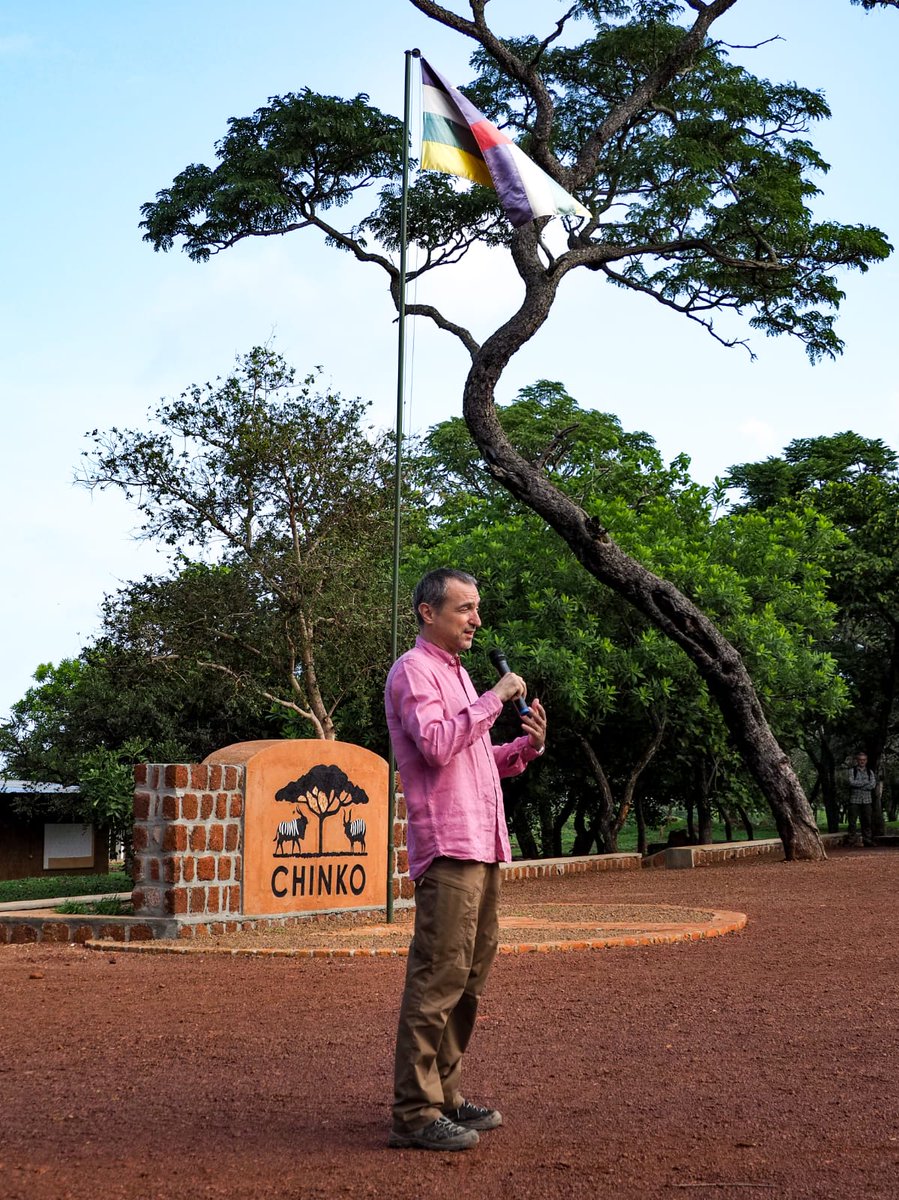 La Délégation de l’UE en RCA visite l’aire de conservation de Chinko, site unique au monde !
À Chinko, l’UE soutient la nature, les communautés locales et la paix. Un engagement fort pour un avenir durable.🌍🐘
#GlobalGateway #NaturAfrica #Chinko