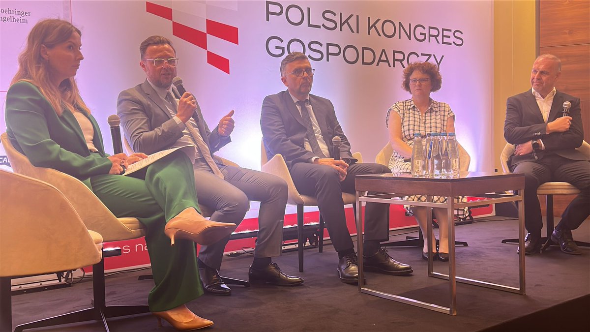 medicalpress.pl (@medicalpresspl) on Twitter photo Marek Kustosz, Fundacja To Się Leczy <a href="/SieLeczy/">Fundacja To Się Leczy</a> – „Szpital dla pacjenta” – tak powinna działać KSO. Bez wykluczeń, z rozliczaniem za jakość. Pacjent ma być leczony blisko domu, ambulatoryjnie – jeśli tak woli. System powinien być dopasowany do potrzeb, nie odwrotnie. #onkologia Marek Kustosz, Fundacja To Się Leczy <a href="/SieLeczy/">Fundacja To Się Leczy</a> – „Szpital dla pacjenta” – tak powinna działać KSO. Bez wykluczeń, z rozliczaniem za jakość. Pacjent ma być leczony blisko domu, ambulatoryjnie – jeśli tak woli. System powinien być dopasowany do potrzeb, nie odwrotnie. #onkologia