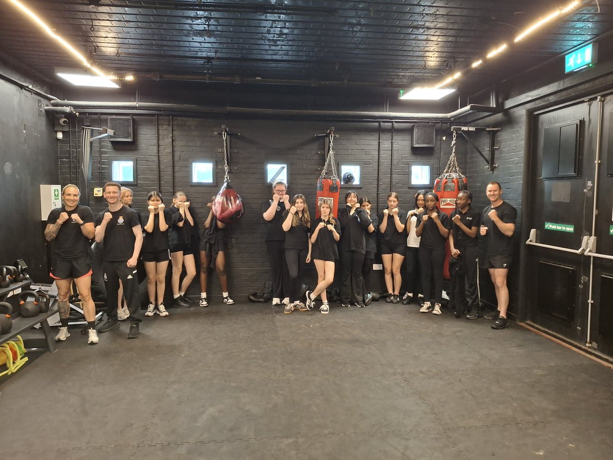 MPSCommunities's tweet image. Term 5 & the Unite Boxing 6 session programme concluded with a trip to @DoubleJabABC with our cohort @DeptfordGreen school during knife crime awareness week. @MPSCommunities @MetTaskforce diverting young people away from danger through education & conversatiom for a safer London