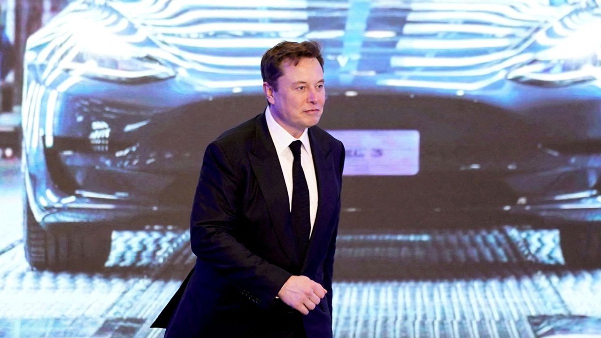 ElonFactsX's tweet image. Elon Musk yesterday to CNBC:
“Tesla has all the ingredients necessary to offer a vast self-driving fleet overnight.”