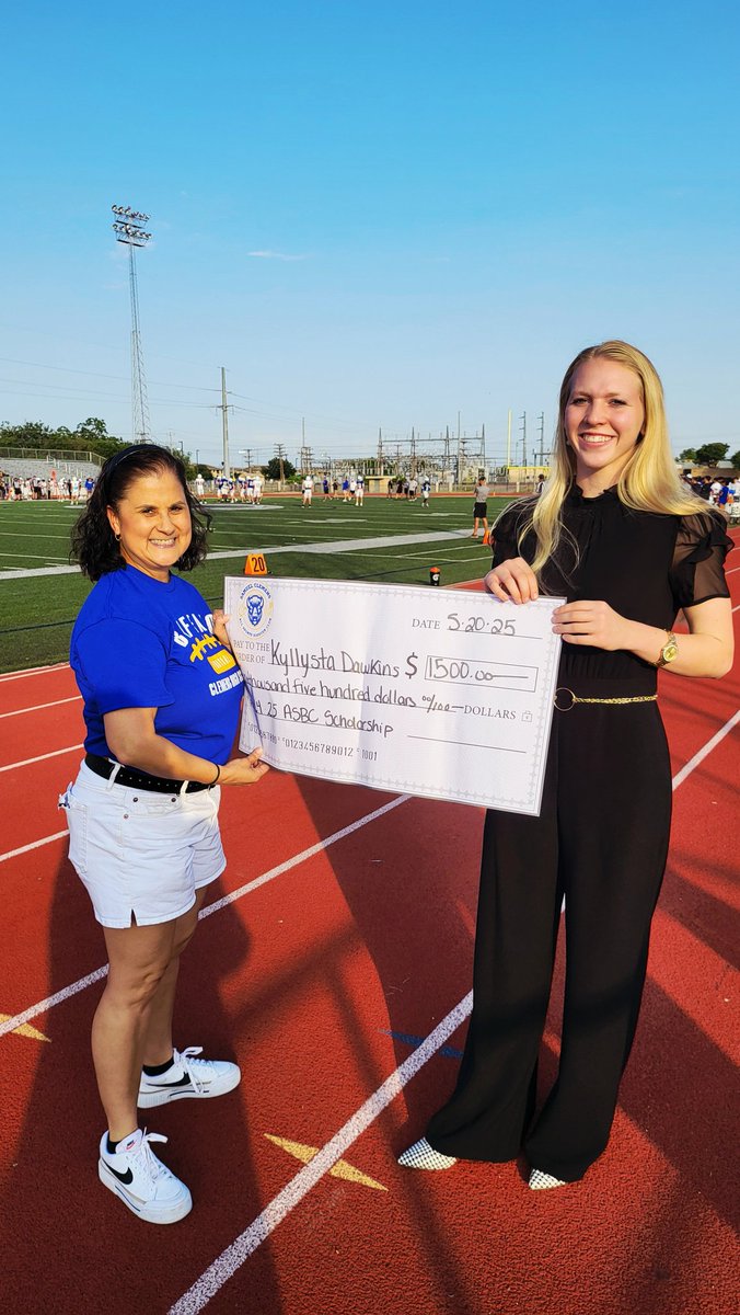 KyllystaD's tweet photo. Last night, I was a recipient of the @ClemensASBC scholarship. I am very appreciative of being one of the student athletes chosen.
@ClemensWrestli1 @CruitClemens @SamuelClemensHS @SCUCISD https://t.co/33m6VWczv8