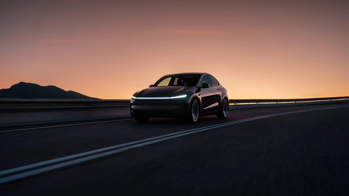 ElonFactsX's tweet image. Elon Musk yesterday to CNBC:
“Tesla has all the ingredients necessary to offer a vast self-driving fleet overnight.”