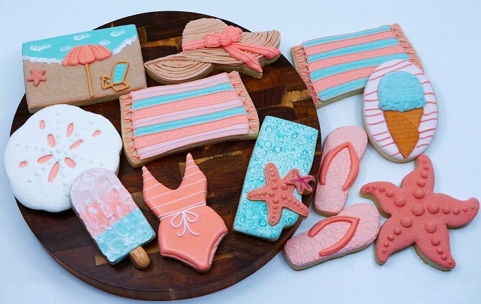 Who's ready for summer?
26 summer themed cookies took me 3 long days to complete with all the textures + details.
I am really pleased with how this set turned out🥰🍪
#sugarcookies
