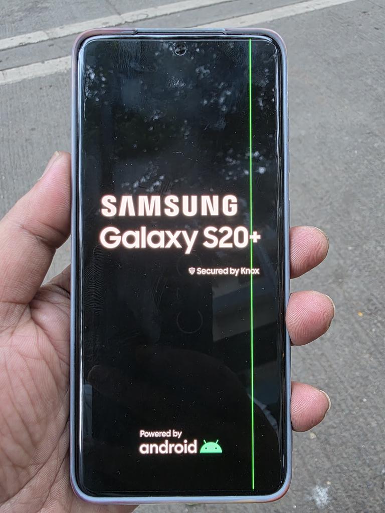 Azhar4777's tweet photo. This Is Second Time That My Device Automatic Comes Green Line First They Change It Free Of Cost Now They Want To Pay For It... Disgusting Samsung Want Customers Not To Use Samsung Premium Devices https://t.co/jZ42okoKnQ