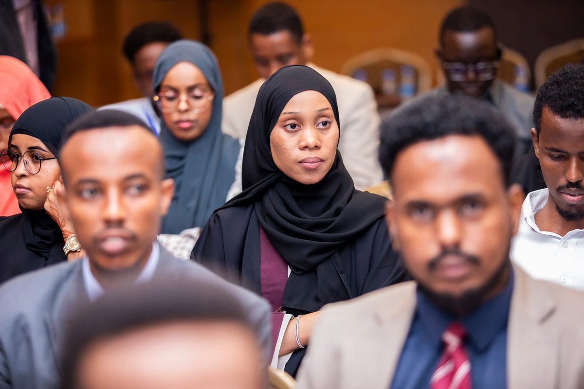 Minister Mahmoud Abdirahman Farah, Minister of Planning, Investment &amp; Economic Development, commended @MoJSomalia for its unwavering commitment to finalizing Somalia’s Constitution during the Forum on the Economic Impact of Constitutional Choices.
#SomaliaCRP2025