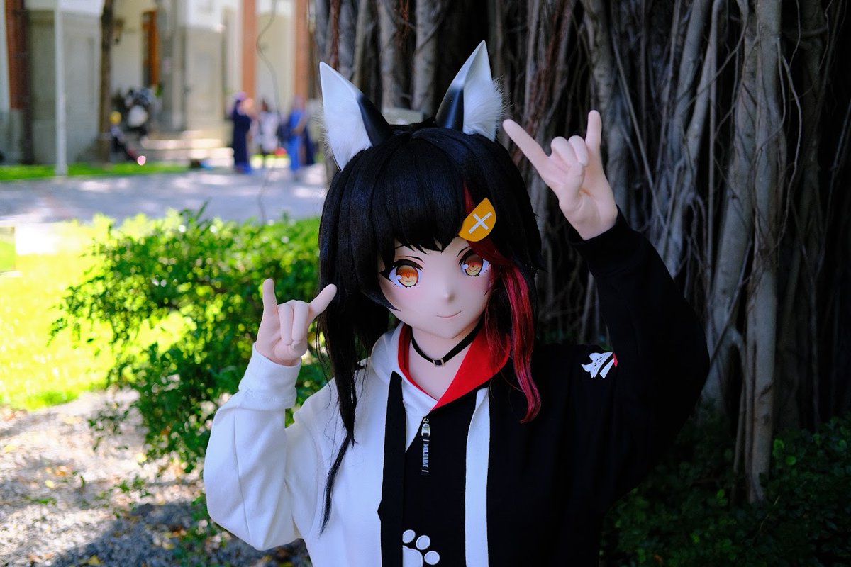 こんばんみぉーん！
成大場超慢報 
🎭&amp;🐴:<a href="/nainai_tr433/">奈</a> 
📷:<a href="/MapleSyrupKig/">𝙈𝙖𝙥𝙡𝙚𝙎𝙮𝙧𝙪𝙥 🍁 楓糖 🍯</a> 
感謝奈老師讓我入替超可愛的狼媽(原本打算本體出擊
成大場兩天真的是超級無敵熱🥵🥵
上好裝後才剛走出房間就已經開始爆汗了💦💦
到後面基本上就是我是誰我在哪裡
不過真的是很棒的體驗!!
#kigurumi 
#大神ミオ 
#みおーん絵