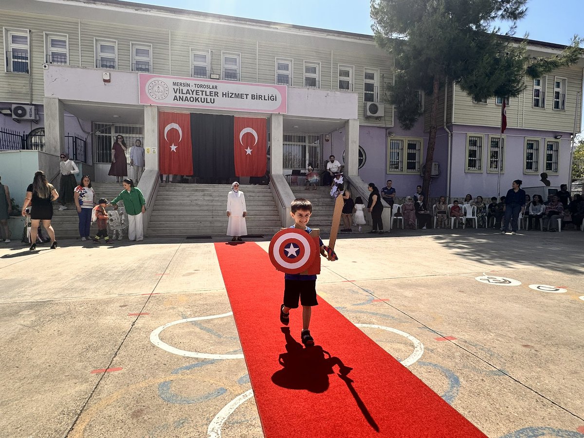 İlçe Milli Eğitim Şube Müdürlerimiz Behzat Egilmez ve Ziver Deniz, Vilayetler Hizmet Birliği Anaokulunda düzenlenen Eko-Sanat Sergisine katılım sağladılar. <a href="/tcmeb/">Millî Eğitim Bakanlığı</a> 
<a href="/Yusuf__Tekin/">Yusuf Tekin</a> 
<a href="/valiatillatoros/">Atilla Toros</a>
<a href="/fazilet_durmus/">Fazilet Öğretmen 🇹🇷</a> 
<a href="/Sogukpinar023/">Mehmet Soğukpınar</a>
<a href="/kaanaydemir_33/">Kaan AYDEMİR</a>