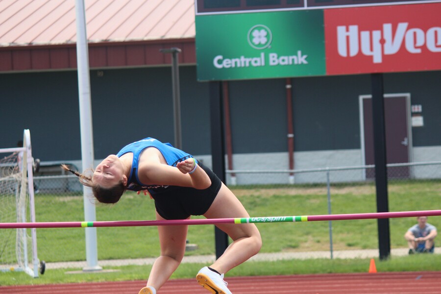 Grain Valley News (@grainvalleynews) on Twitter photo Eagles qualify six girls, two boys for sectional track meet
grainvalleynews.com/news/eagles-qu…
Story and photos by <a href="/MSmith2324/">Michael Edward</a> Eagles qualify six girls, two boys for sectional track meet
grainvalleynews.com/news/eagles-qu…
Story and photos by <a href="/MSmith2324/">Michael Edward</a>