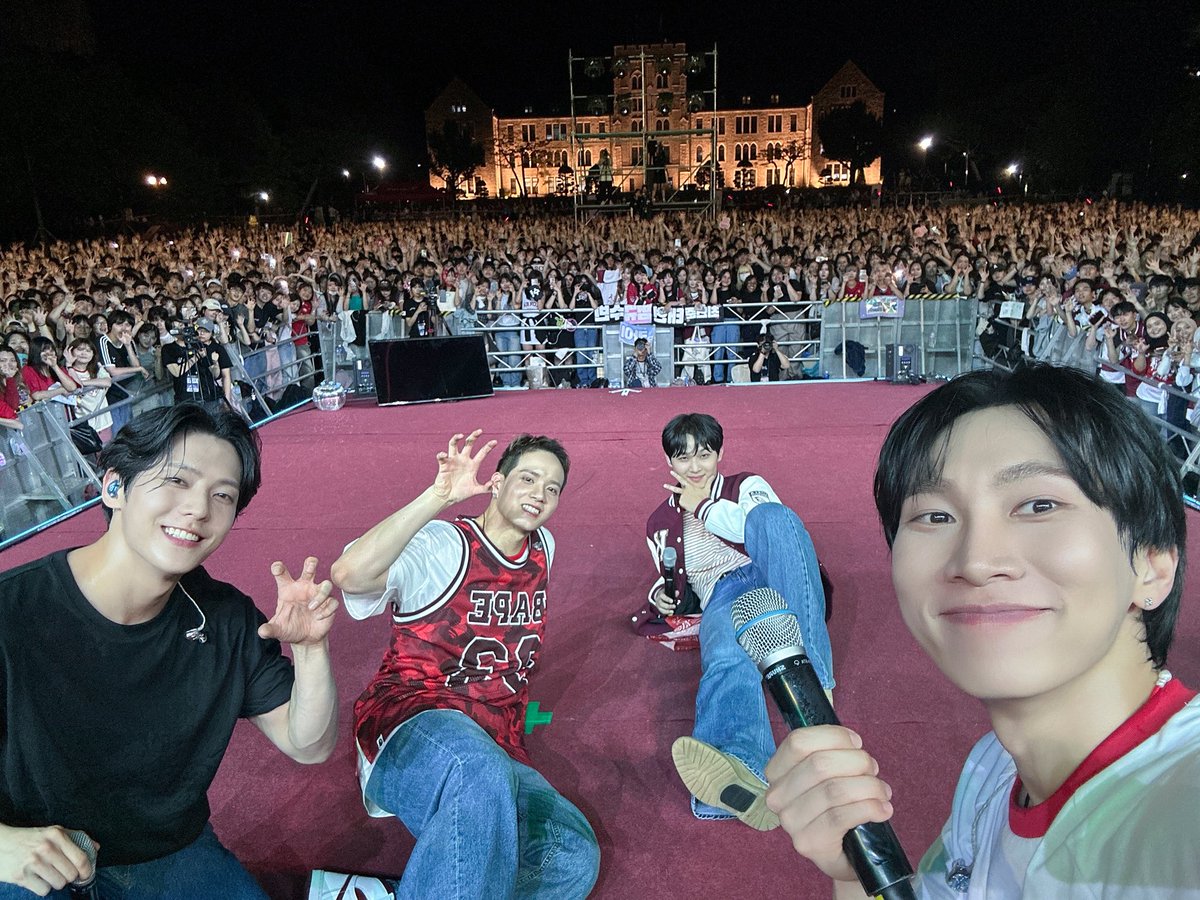 BTOBCOMPANY's tweet photo. [📂]

📂 B:CHIVE
└📁 2025 고려대학교 석탑대동제

고려대학교 학우 여러분들과 
뜨거운 열정과 함께 즐기기 완료 🐯🔥
밤하늘에 가장 밝은 별처럼 좋은 날들만 이어지길 바라겠습니다 ദ്ദി(˵ •̀ ᴗ - ˵ ) ✧

#비투비 #BTOB
#서은광 #SEOEUNKWANG
#이민혁 #LEEMINHYUK
#임현식 #LIMHYUNSIK
#프니엘 #PENIEL