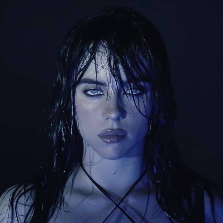 overrheatedd's tweet photo. billie eilish. https://t.co/tqd9DxdHy8