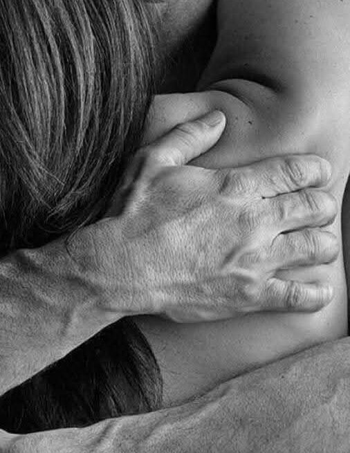 "Si la pasión, si la locura no pasaran alguna vez por las almas…
 ¿Qué valdría la vida?".
#JacintoBenavente ✒️